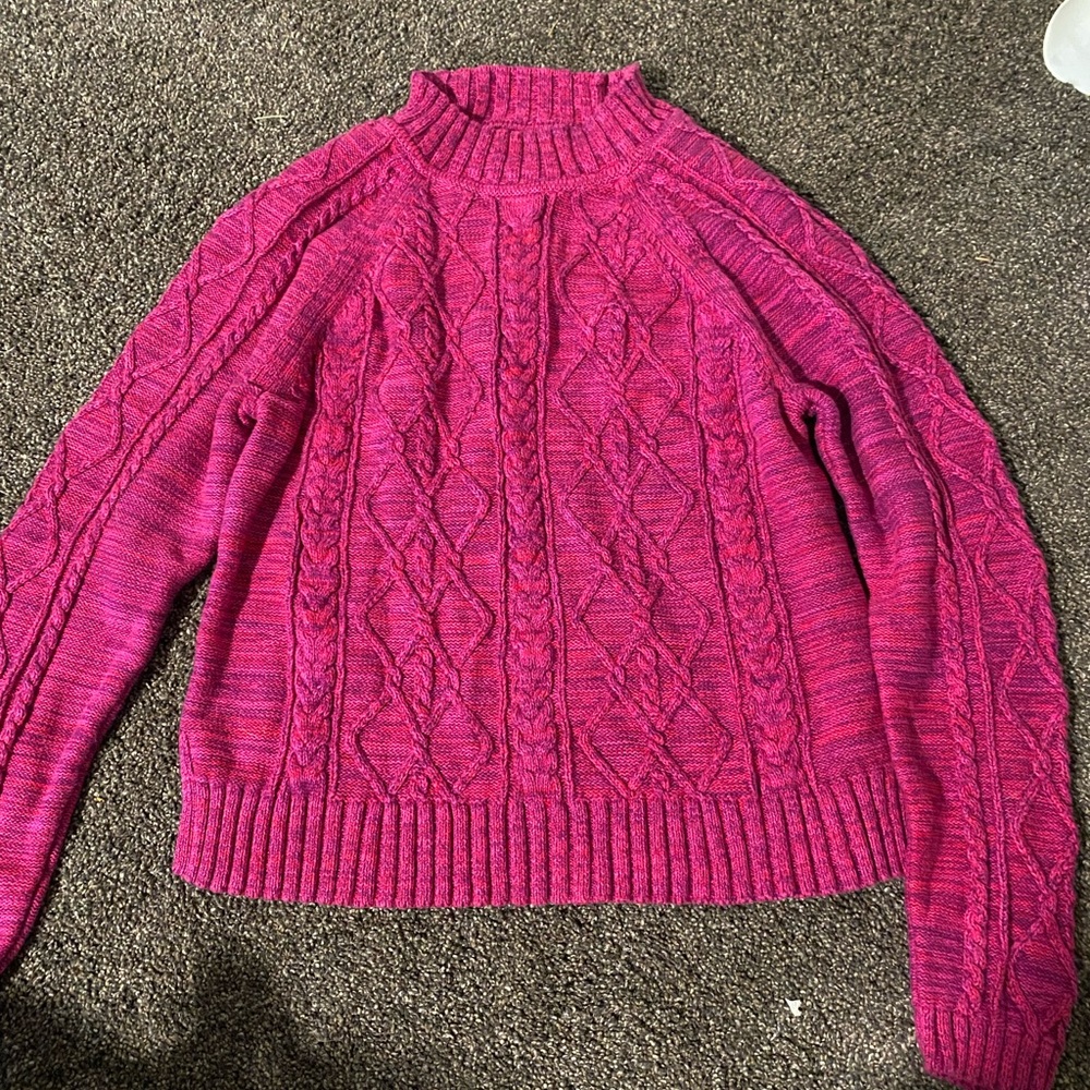Used one time beatifull worm sweater